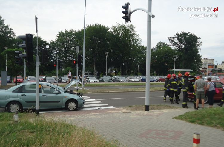 Przy nowych światłach doszło do wypadku. Sprawcą pijany kierowca, KMP w Jastrzębiu-Zdroju