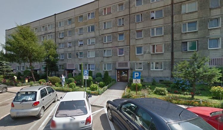 40-latek zastrzelił się w mieszkaniu - rodzina widziała strzał?, google maps
