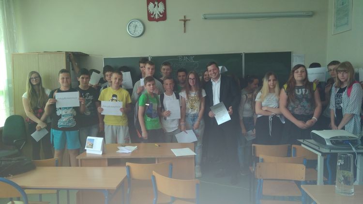 Uczniowie Gimnazjum nr 3 poznali bliżej konstytucję, Gimnazjum nr 3 w Jastrzębiu-Zdroju