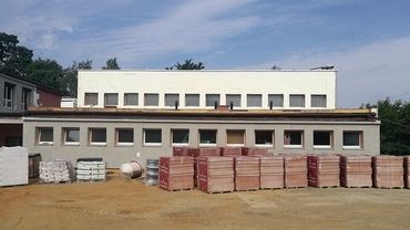 Jastrzębie Górne: trwa termomodernizacja szkoły i budowa przedszkola