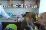 Przedszkolaki z Jastrzębia zobaczyły, jak robi się lekarstwa, Przedszkole nr 2 w Jastrzębiu-Zdroju