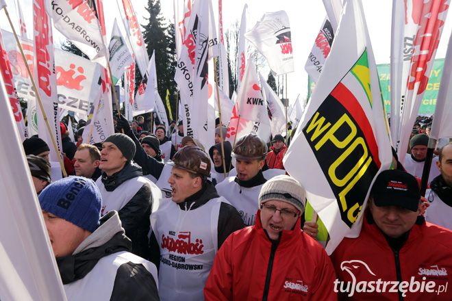 Górnicy zaostrzają protest. Akcja ma objąć cały Śląsk, Dominik Gajda