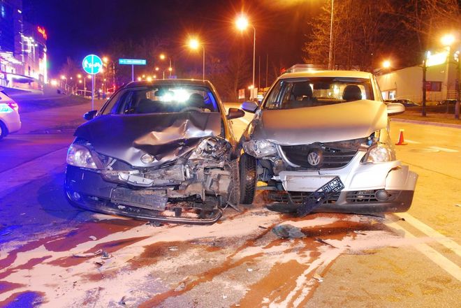 Wypadek na skrzyżowaniu Warszawskiej z Jeziorańskiego, KMP w Jastrzębiu-Zdroju