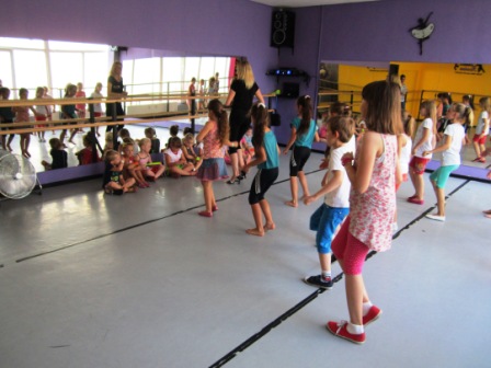 Dzieciaki ćwiczyły taniec towarzyski, materiały prasowe