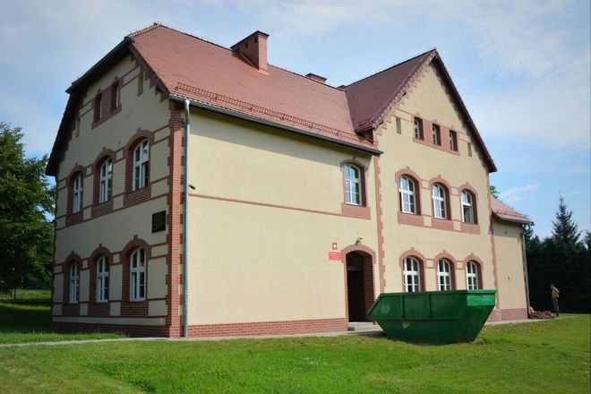 Trwa przebudowa budynku starej szkoły, Rafał Stelmaczonek