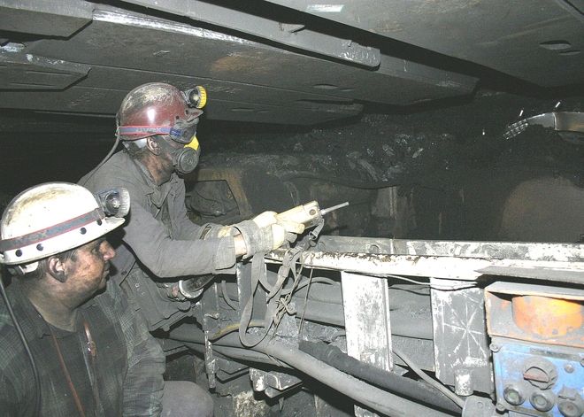 Związki zawodowe rozpoczęły masówki w kopalniach, 