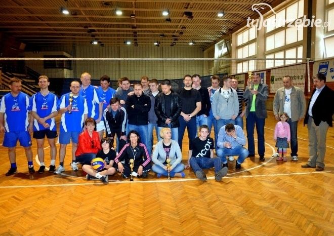 Turniej siatkówki: reprezentanci SLD rozgromili konkurencję, Jerzy Lis