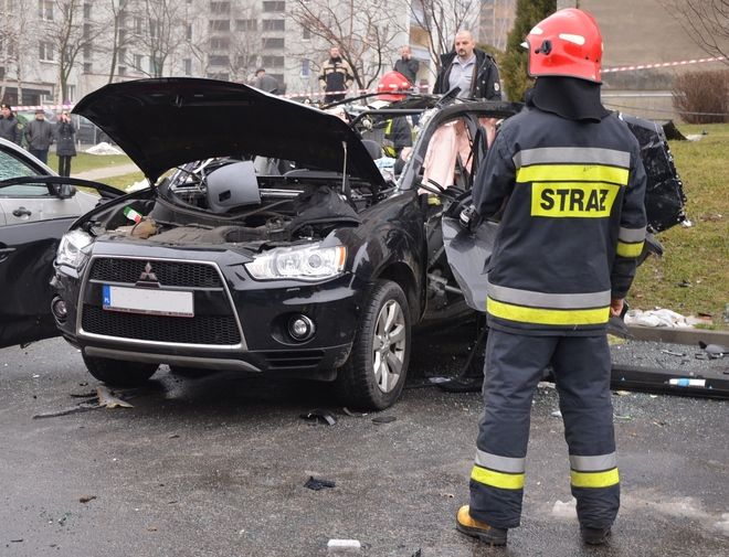 Po eksplozji auta ofiara trafiła do szpitala psychiatrycznego, KM PSP w Jastrzębiu-Zdroju