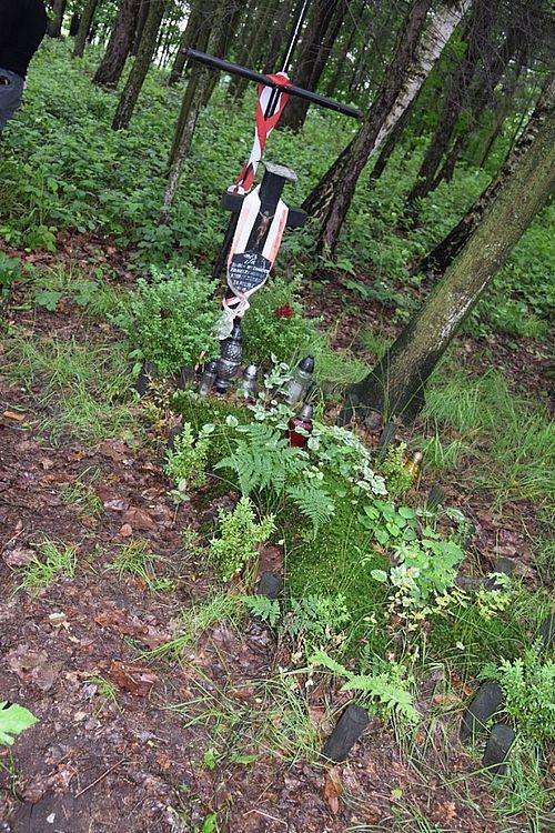 Prace ekshumacyjne w lesie Biadoszek. Specjaliści sprawdzili co kryje wojenna mogiła, 