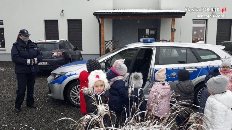 Jastrzębscy policjanci z wizytą u przedszkolaków, KMP Jastrzębie