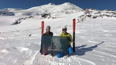 Chcieli zjechać na nartach z Elbrusa