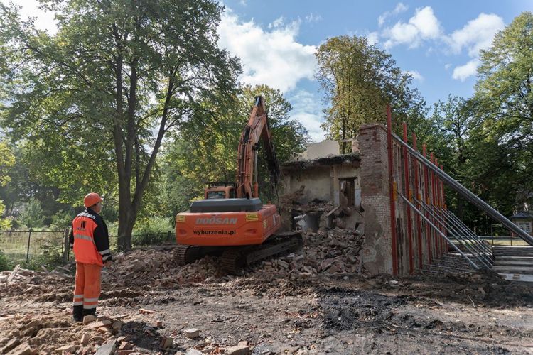 Rozbiórka budynku Łazienki III w Parku Zdrojowym, Łukasz Parylak