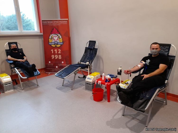 Strażacy włączyli się w akcję oddawania krwi, PSP Jastrzębie-Zdrój