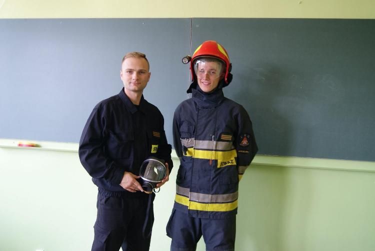 Uczniowie „Dwójki” poznali tajniki zawodu strażaka, materiały prasowe ZS 2 Jastrzębie-Zdrój