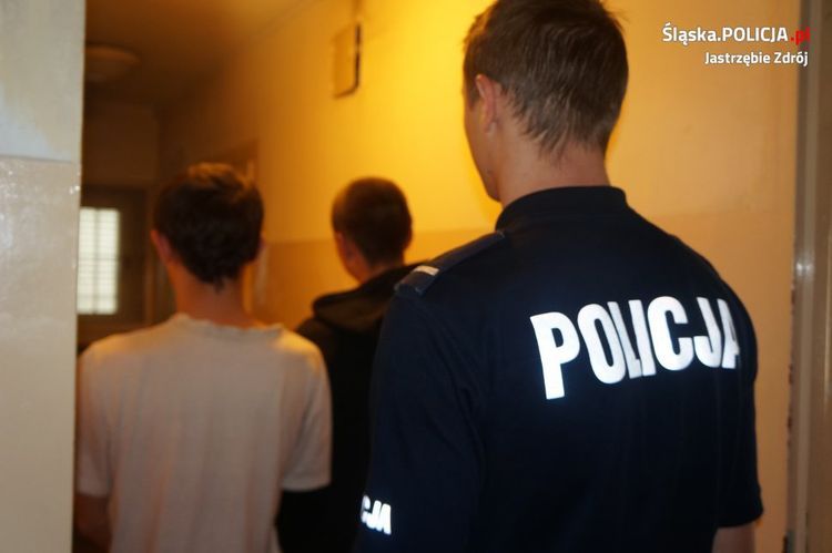 10 zarzutów dla dwóch nastoletnich włamywaczy, KMP w Jastrzębiu-Zdroju