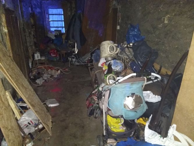 Świeczki podpaliły śmieci: 48-latek zmarł na miejscu, KM PSP