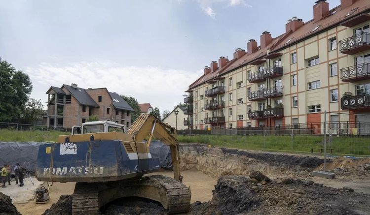 Trwa budowa nowego bloku w Zdroju, Łukasz Parylak
