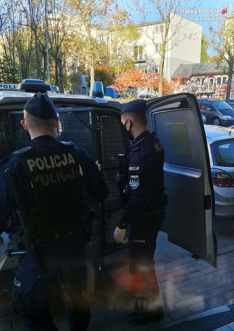 Osiedle 1000-lecia: 50-latek zaatakowany na ulicy, Śląska Policja
