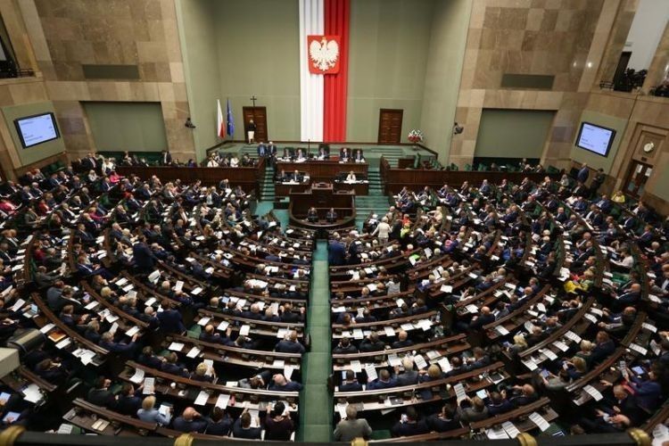 Sejm przyjął ustawę o dopłatach do węgla. Taka będzie maksymalna cena za tonę, 