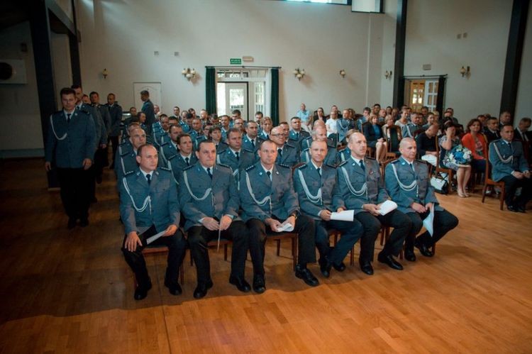 Święto Policji w Jastrzębiu: awanse dla 64 funkcjonariuszy, KMP w Jastrzębiu-Zdroju