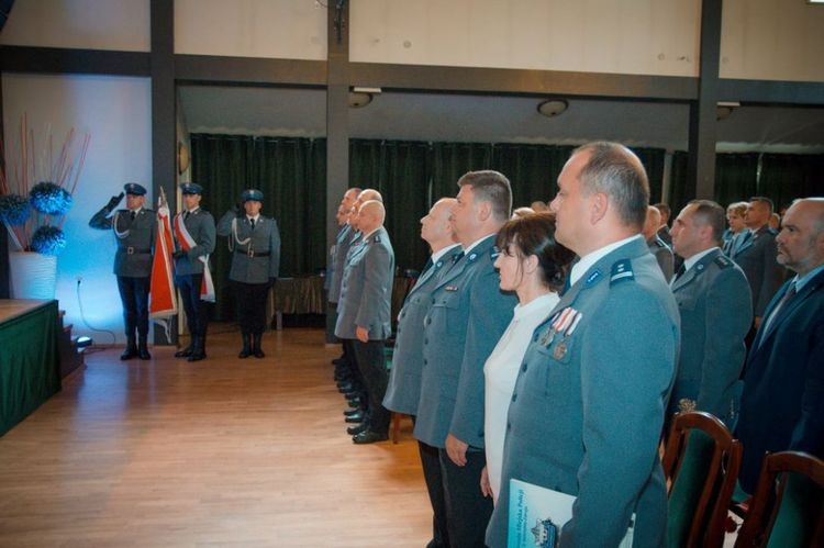 Święto Policji w Jastrzębiu: awanse dla 64 funkcjonariuszy, KMP w Jastrzębiu-Zdroju