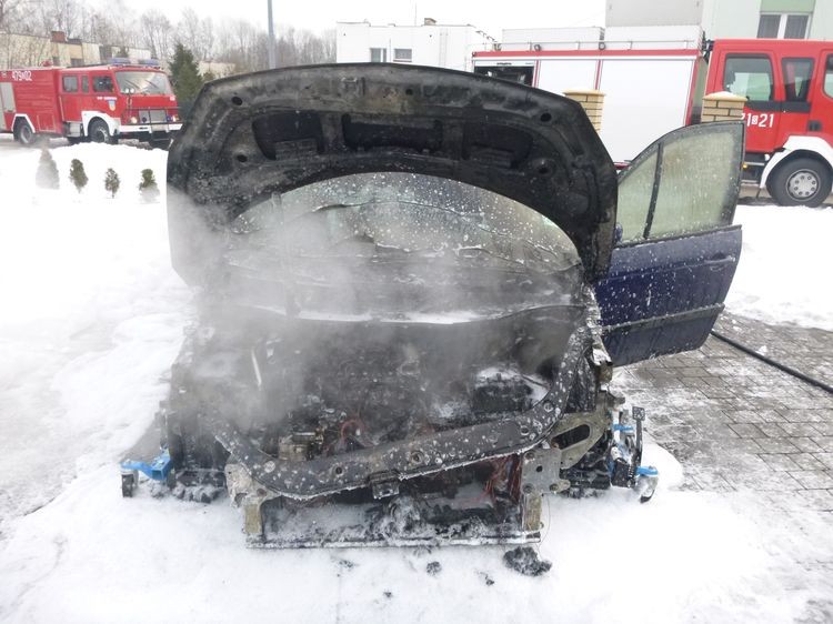 Pożar samochodu w Szerokiej, KM PSP w Jastrzębiu-Zdroju