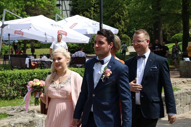 Prezydent Anna Hetman udzieliła ślubu w Parku Zdrojowym, źródło: Prezydent Anna Hetman/Facebook