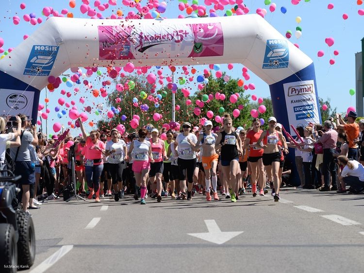 Prawie 1200 zawodniczek wzięło udział w biegu „Kobiety na 5+”, Maciej Kanik