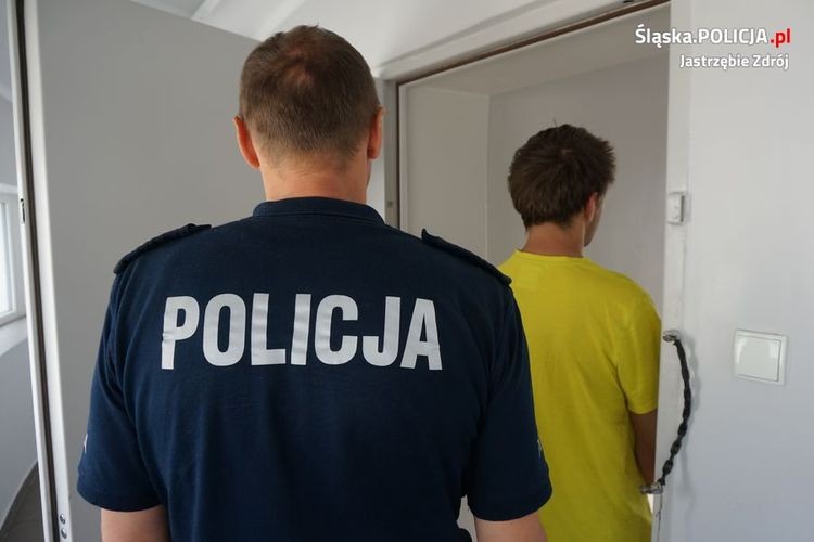 Śmiertelne pobicie w Jastrzębiu: policja zatrzymała piątego sprawcę, KMP w Jastrzębiu-Zdroju