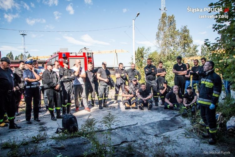 Policjanci ze strażakami ćwiczyli gaszenie pożarów, Michał Piątek