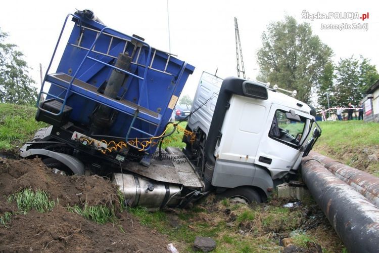Na ul. Armii Krajowej doszło do wypadku z udziałem 5 samochodów, KMP w Jastrzębiu-Zdroju