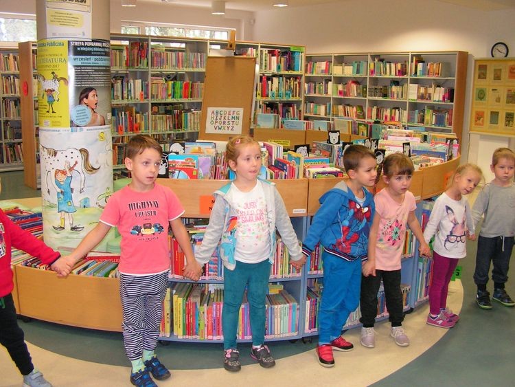 Jastrzębska biblioteka gościła małych czytelników, Przedszkole nr 18 w Jastrzębiu-Zdroju