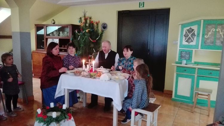 Dzieci z P2 poznały śląskie tradycje i zwyczaje związane z Bożym Narodzeniem, Przedszkole nr 2 w Jastrzębiu-Zdroju