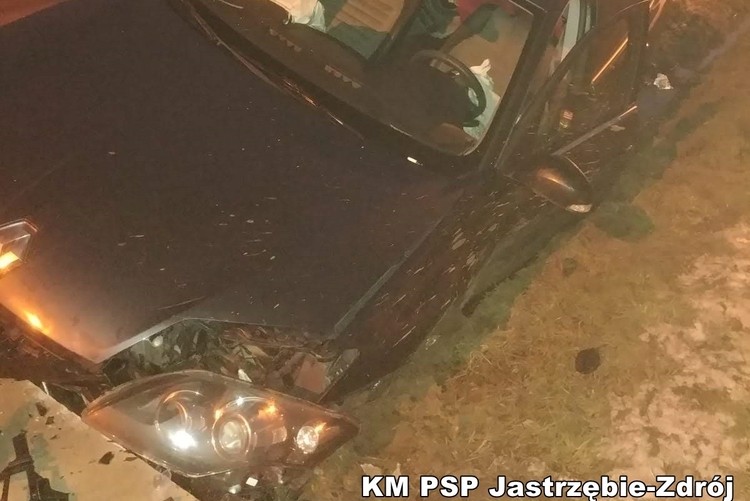 Ul. Świerklańska: kolizja dwóch samochodów, KM PSP Jastrzębie-Zdrój