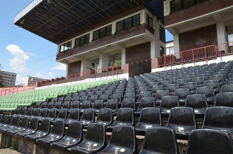 Jastrzębie: Nowe krzesełka na Stadionie Miejskim. Zobaczcie zdjęcia!, MK