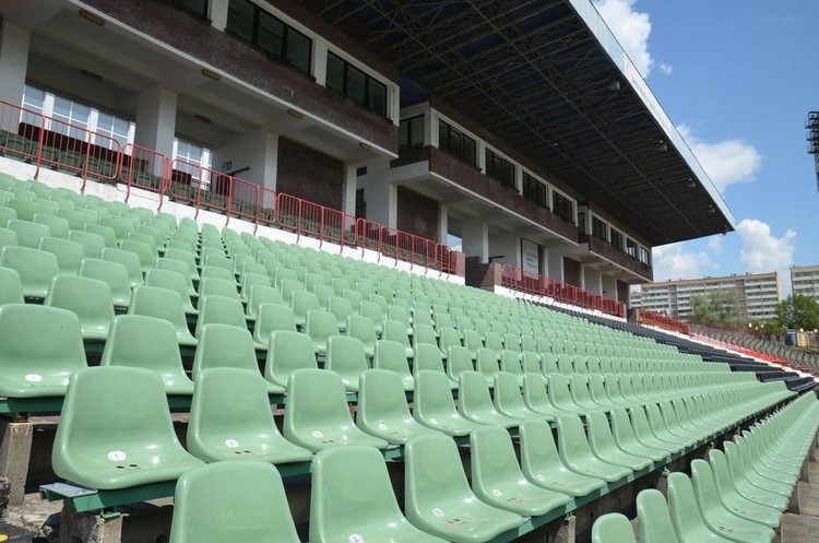 Jastrzębie: Nowe krzesełka na Stadionie Miejskim. Zobaczcie zdjęcia!, MK