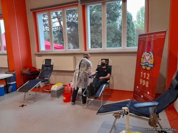 Strażacy włączyli się w akcję oddawania krwi, PSP Jastrzębie-Zdrój