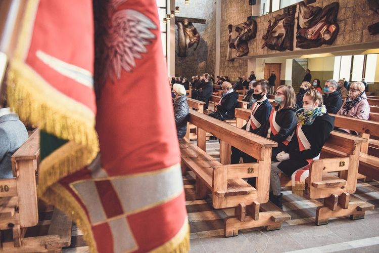 „Patriotyzm ma niejeden wymiar”. Wyjątkowe obchody w Jastrzębiu, Klub Fotograficzny Niezależni