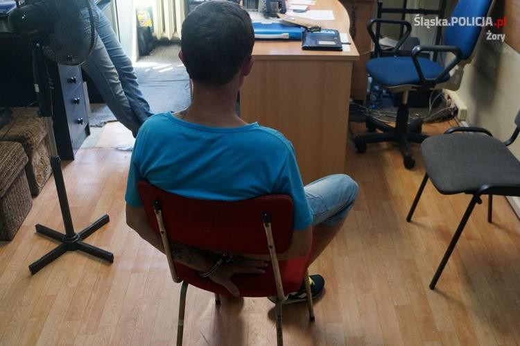 Na wniosek sądu 31-letni nożownik z Jastrzębia trafił do aresztu, KMP w Żorach