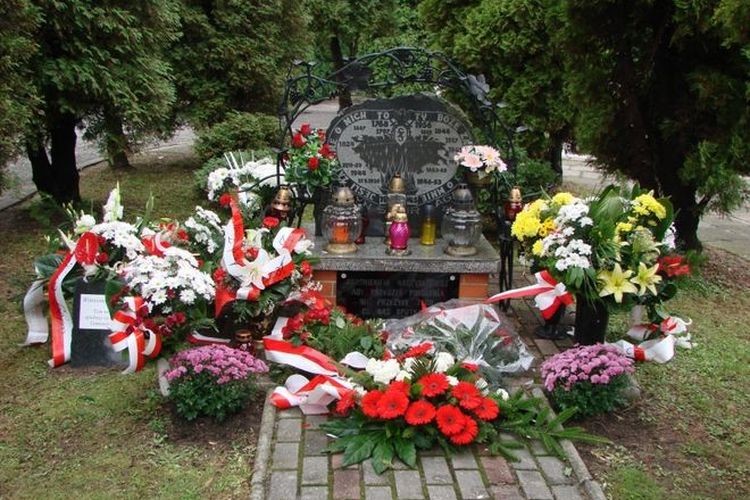 W jastrzębskiej wyszukiwarce grobów możesz sprawdzić, gdzie są pochowani Twoi krewni, UM w Jastrzębiu-Zdroju