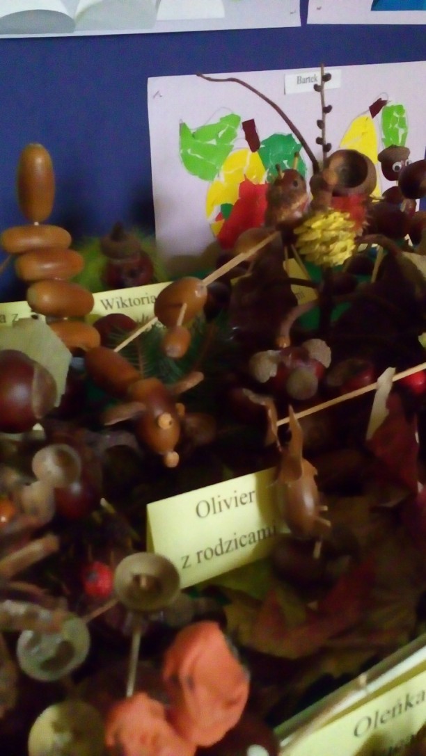 Jesienne zabawy z kasztanami i żołędziami w Przedszkolu nr 6, materiały prasowe Przedszkole nr 6