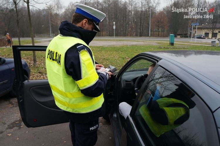 Policja kontrolowała młodych kierowców. Posypały się mandaty (wideo), KMP w Jastrzębiu-Zdroju