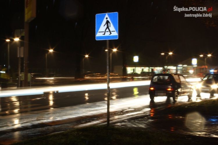 Jastrzębie-Zdrój: 48-latka wtargnęła na jezdnię na czerwonym świetle, KMP w Jastrzębiu-Zdroju