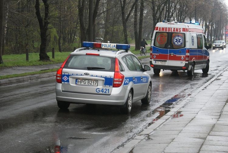 Ratownik medyczny zaatakowany przez 30-latka, który mógł zażył dopalacze, pixabay.com.pl