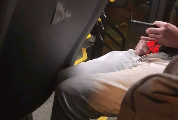 Zgroza w autobusie. Mężczyzna masturbował się na oczach pasażerów, źródło: Hate: Jastrzębie-Zdrój