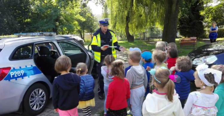 Policjant odwiedził Przedszkole nr 2, Przedszkole nr 2 w Jastrzębiu-Zdroju