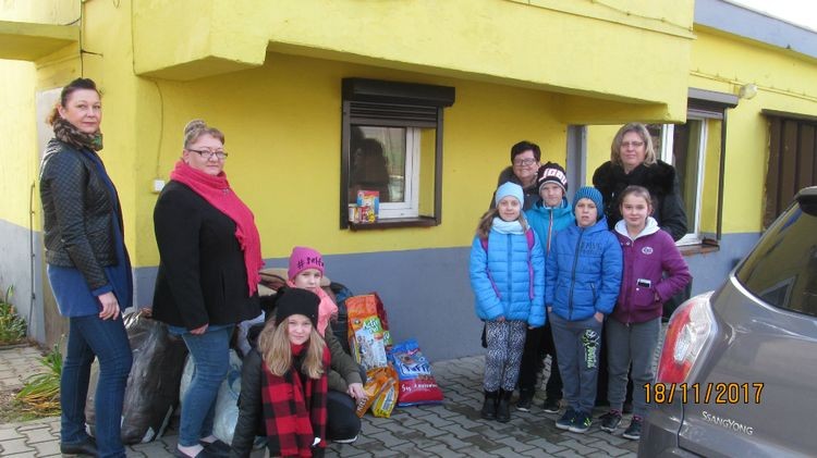 Dzieci z SP12 pomagają zwierzętom przetrwać zimę, SP nr 12 w Jastrzębiu-Zdroju