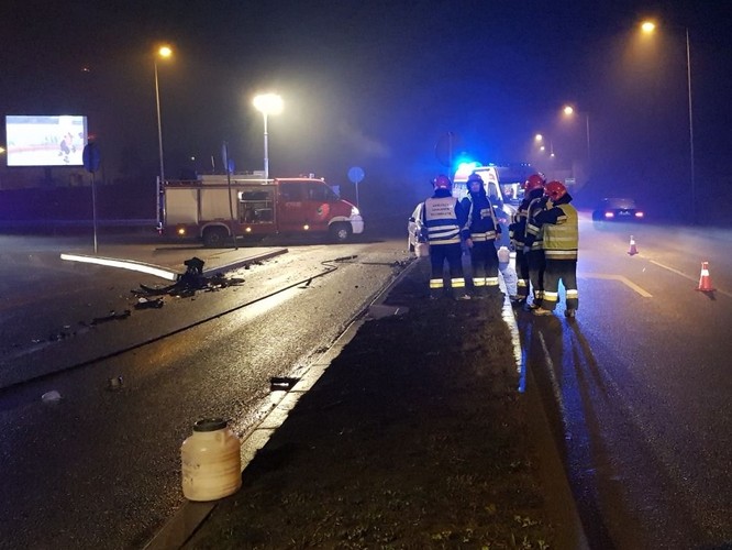 Pawłowice: wypadek na Pszczyńskiej, jedna osoba w szpitalu [zdjęcia], PSP Jastrzębie-Zdrój