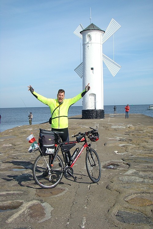 Jastrzębianin bierze udział w niezwykłym maratonie rowerowym, źródło: wisla1200.pl