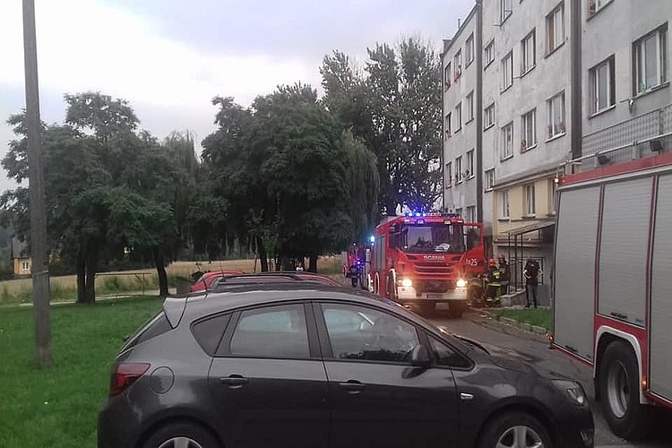 Wybuch w budynku przy ulicy Pszczyńskiej, źródło: facebook.com/ Jastrzębie-Zdrój - Informacje Drogowe 24h